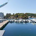 Charming At The Edge Of The Sea Hébergement de vacances Vinnes (Austevoll)