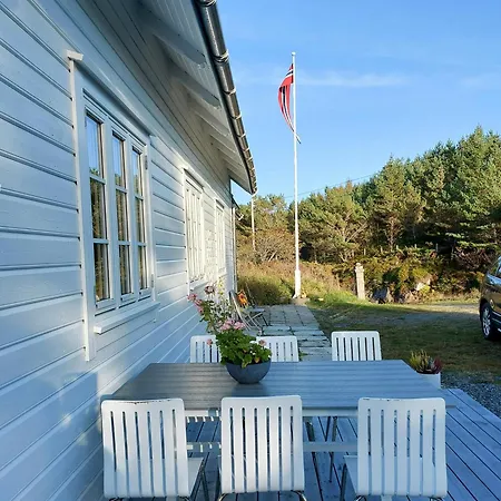 Charming At The Edge Of The Sea * Vinnes (Austevoll)